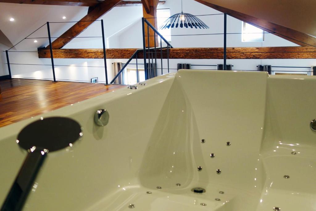 Les suites sainte claire (Annecy)